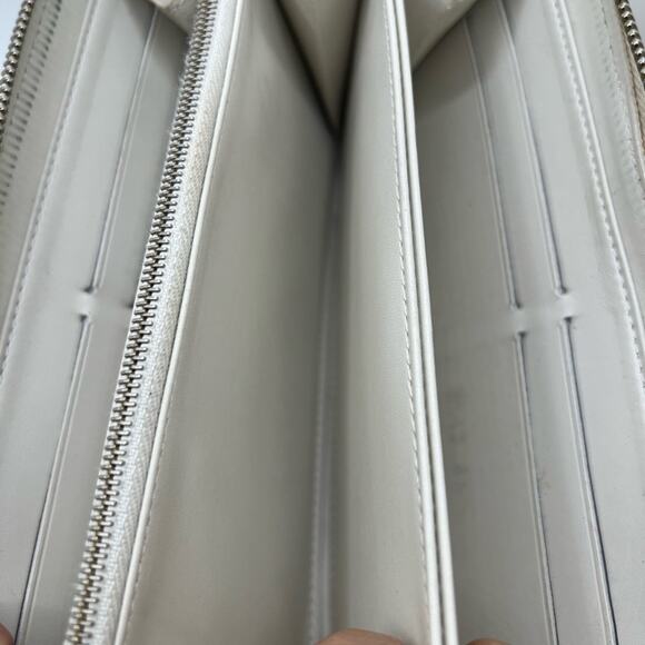 Louis Vuitton Cream Vernis zippy Wallet - Picture 8 of 12